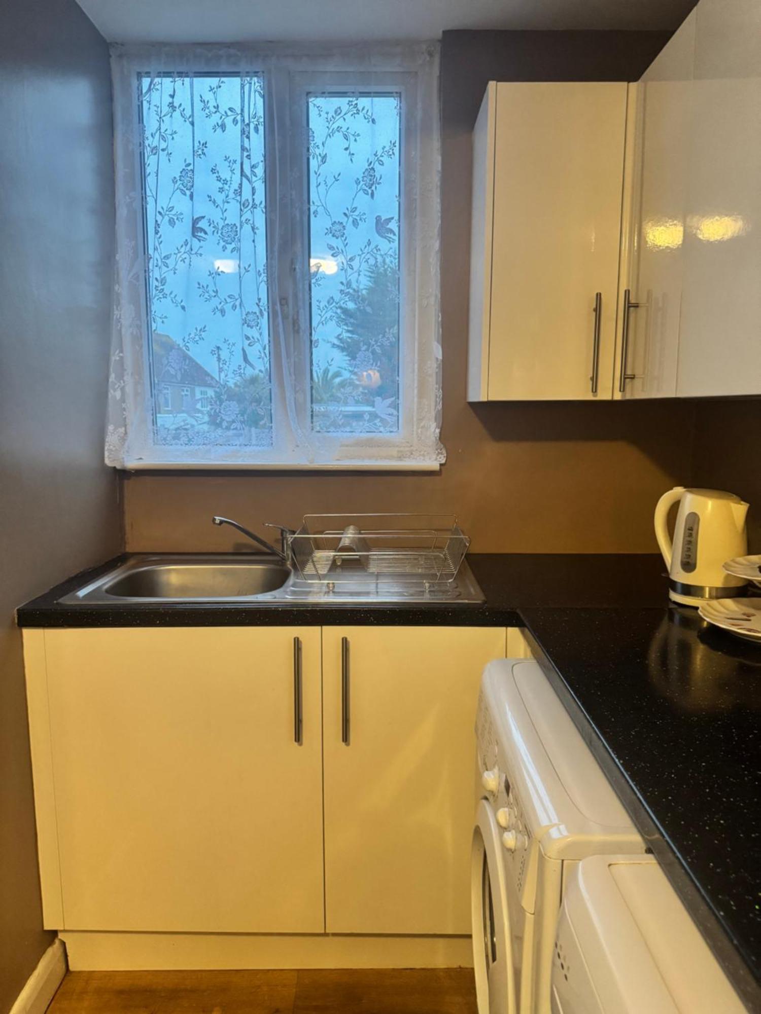 Jxb Homes - Lovely And Spacious Rooms Cliftonville Екстериор снимка